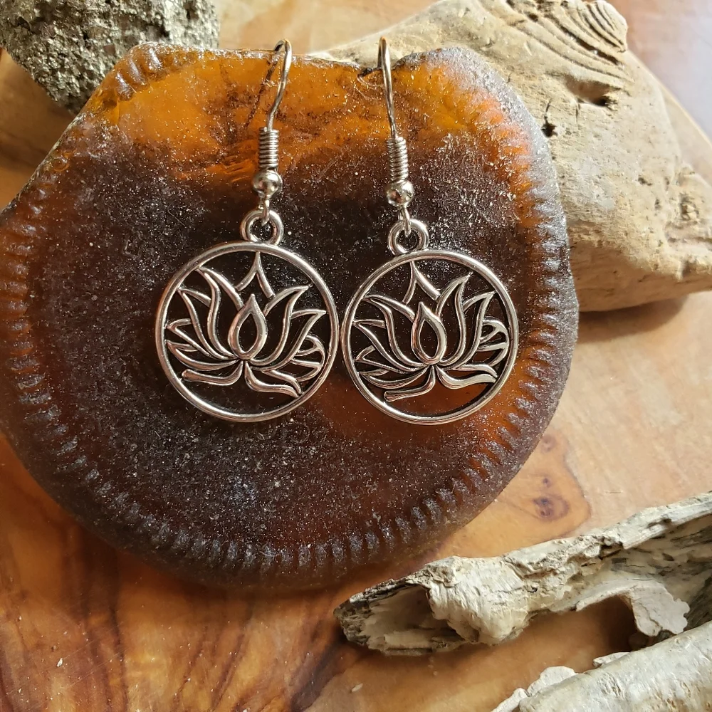 Simple Basic Silver Zen Lotus Flower Earrings - Picture 2 of 4